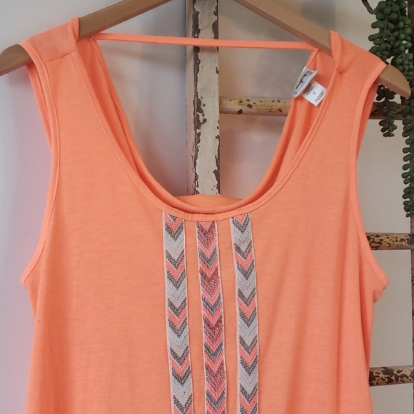 DAYTRIP Tank - Picture 2 of 10